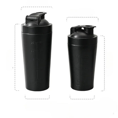 Garrafa agitadora de proteína em pó de aço inoxidável com bola de aço e escala à prova de vazamento ginásio fitness esporte trigo shakes copo